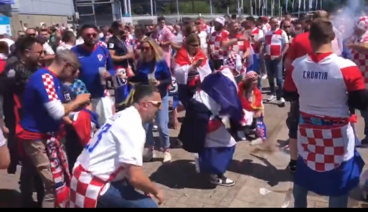 [VIDEO] Ludnica ispred stadiona u Hamburgu! Javio nam se naš reporter…