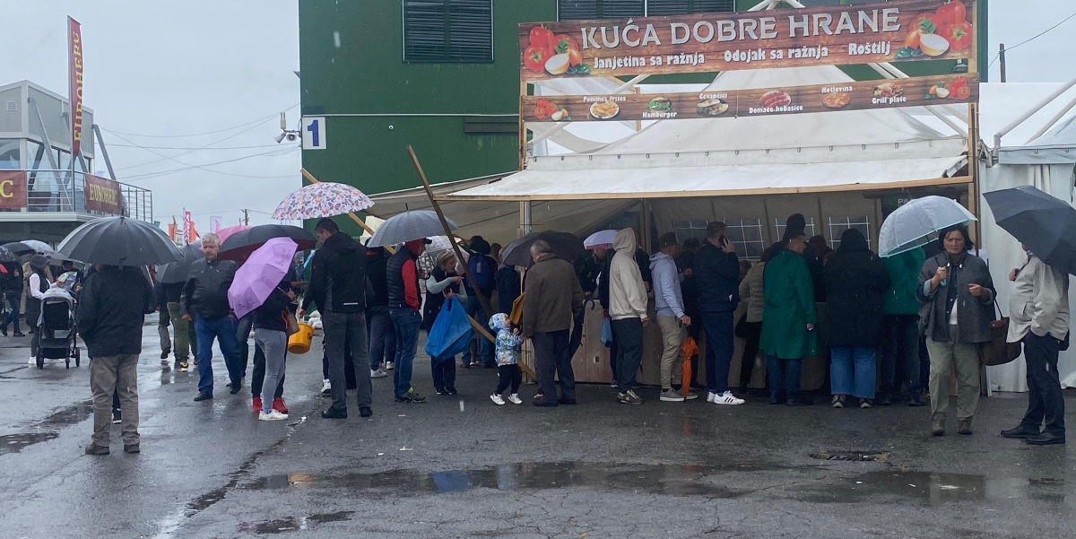 [FOTO] Evo koliko ćete na sajmu platiti kilu pečene janjetine