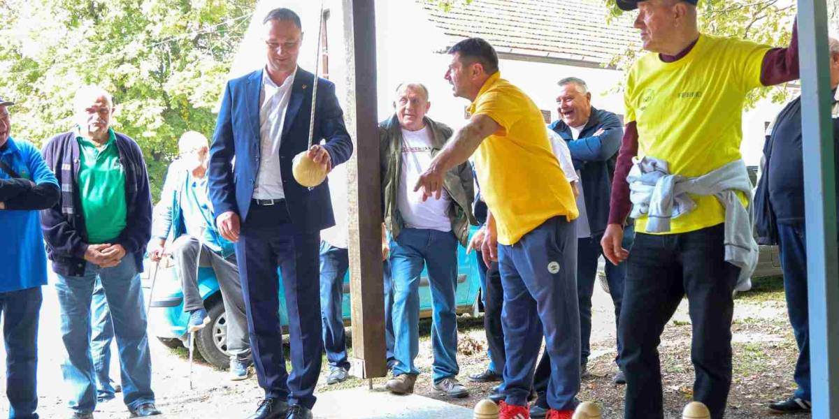 [FOTO] Počeo veliki susret umirovljenika, druženju i natjecanju pridružio se i župan Marušić