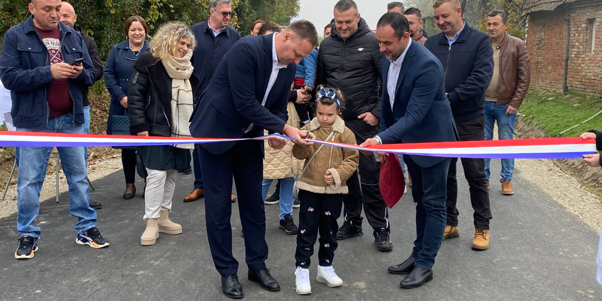 [FOTO] Župan otvorio još jednu novoobnovljenu prometnicu