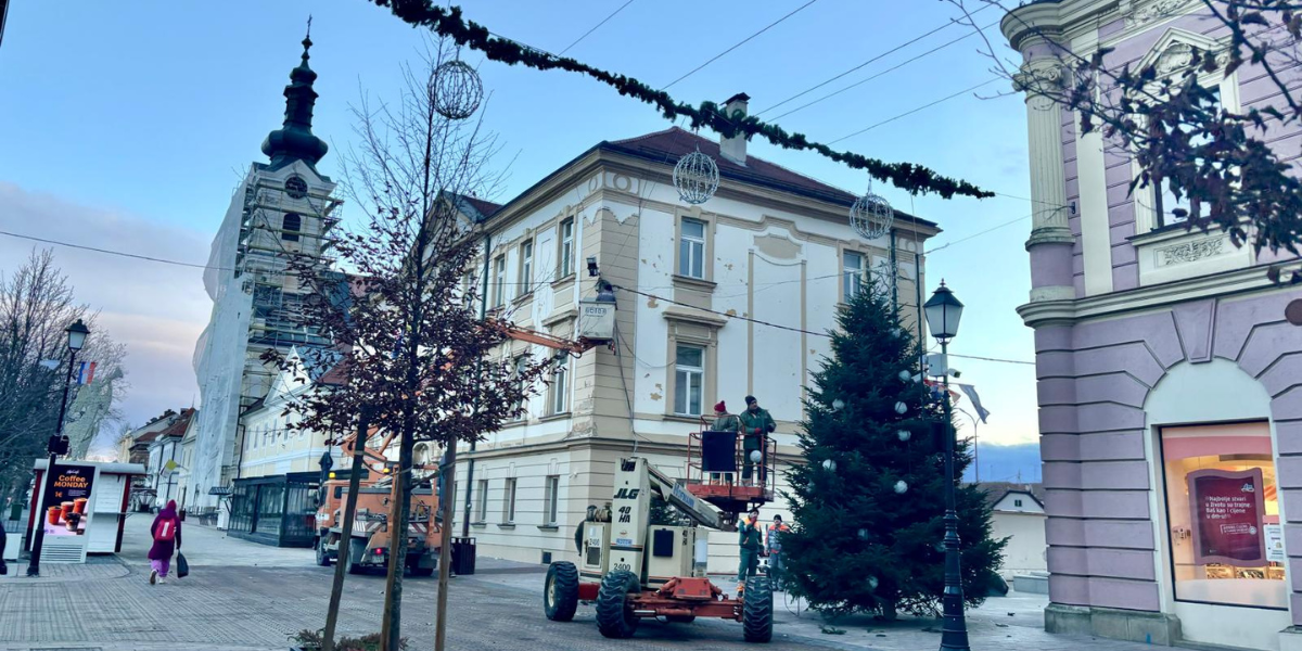 Korzo se oprašta od božićnog drvca: Službeno je došao kraj blagdana